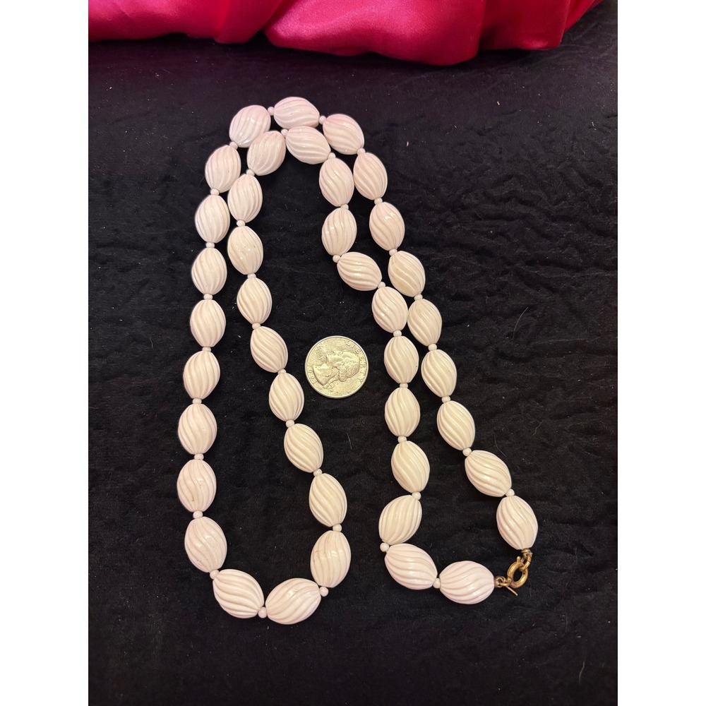 Trifari Vintage White Swirl Ribbed Lucite Bead Necklace 30 Inch Gold Tone Clasp